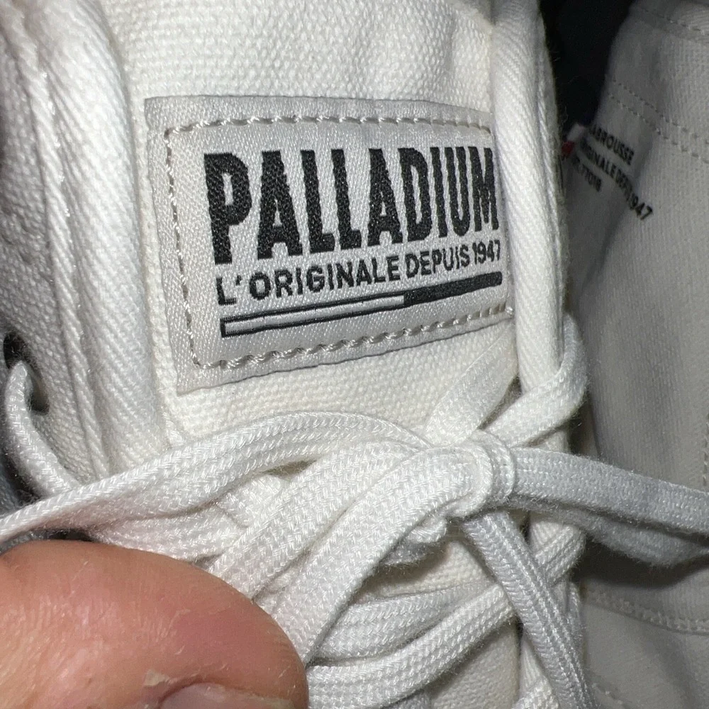 Palladium Palkabase Twill Hi Top Sneakers‎ Star White Lugged Sole, Laces, Size 9